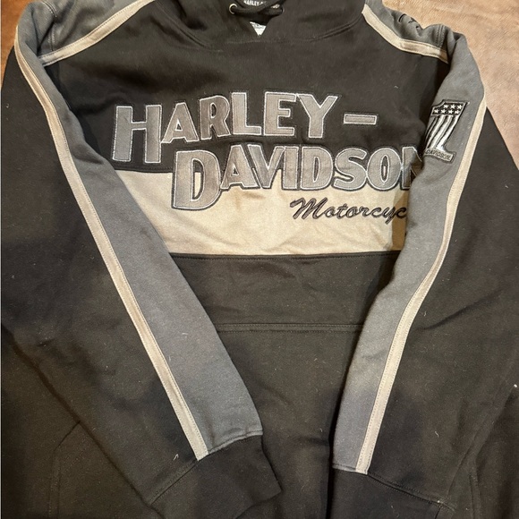 Harley-Davidson Men's Black and Gray Sweatshirt - Picture 12 of 13